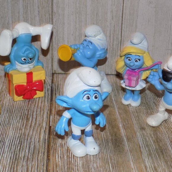 SMURF PLASTIC FIGURES TOYS CAKE TOPPER - Picture 1 of 10